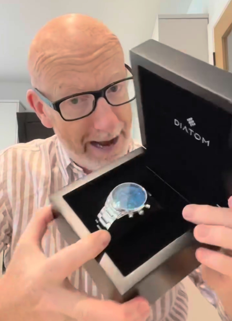 Influencer Darren Ryan with Diatom Watches full box
